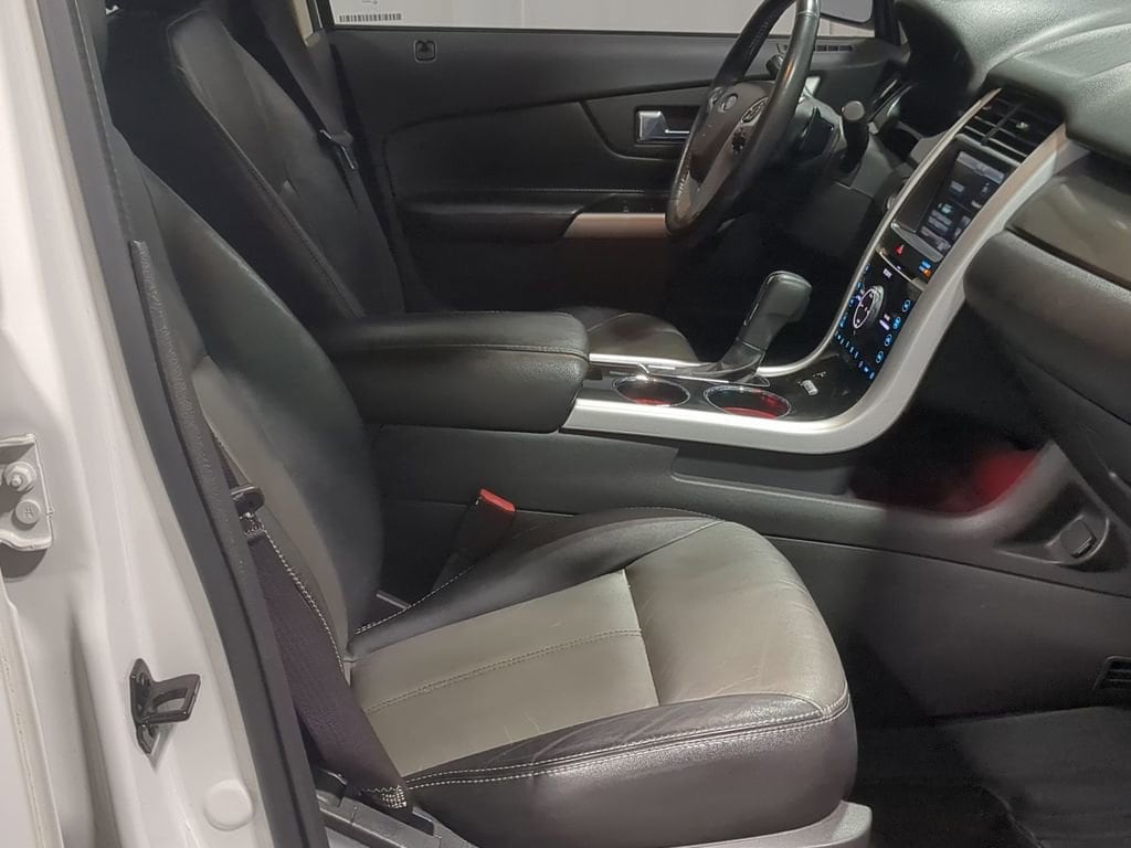 Thumbnail: 2013 Ford Edge - 24