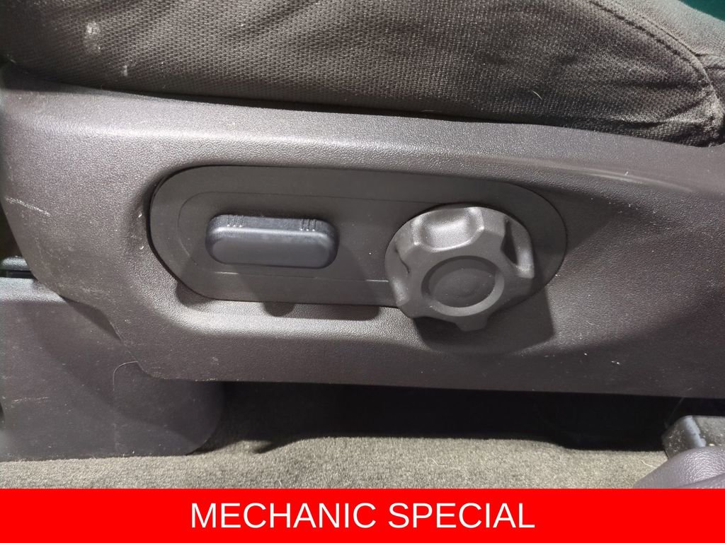 Thumbnail: 2013 Ford Explorer - 16