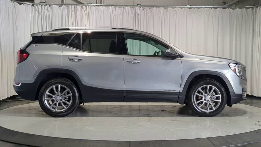 Thumbnail: 2024 GMC Terrain - 9