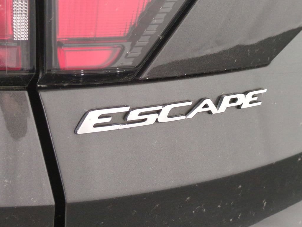 2018 Ford Escape SE 12