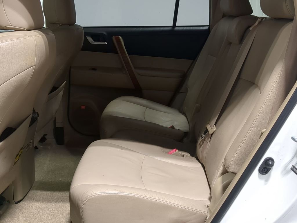 Thumbnail: 2010 Toyota Highlander - 31