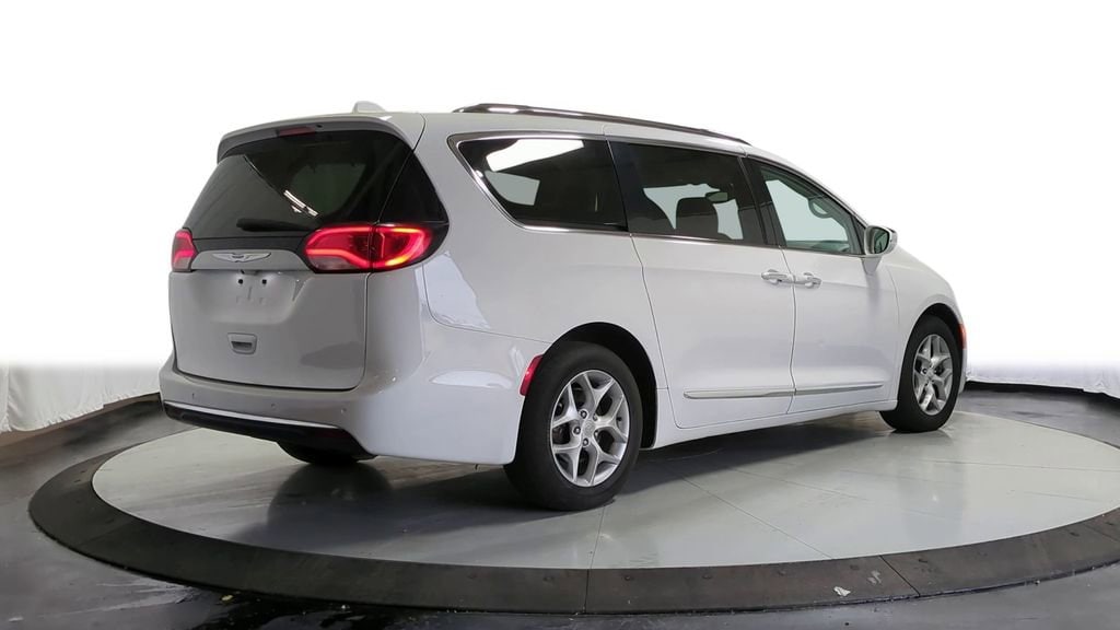 2020 Chrysler Pacifica Limited 8