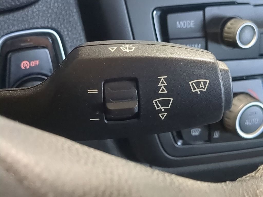 Thumbnail: 2013 BMW 3 Series - 33