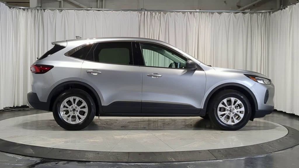Thumbnail: 2023 Ford Escape - 10