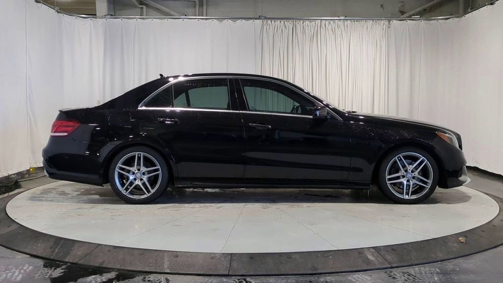 Thumbnail: 2016 Mercedes-Benz E-Class - 9