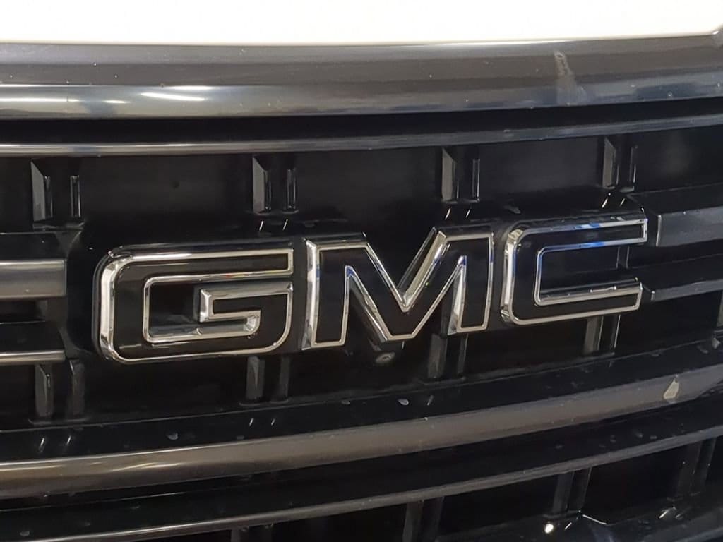 Thumbnail: 2023 GMC Yukon - 23