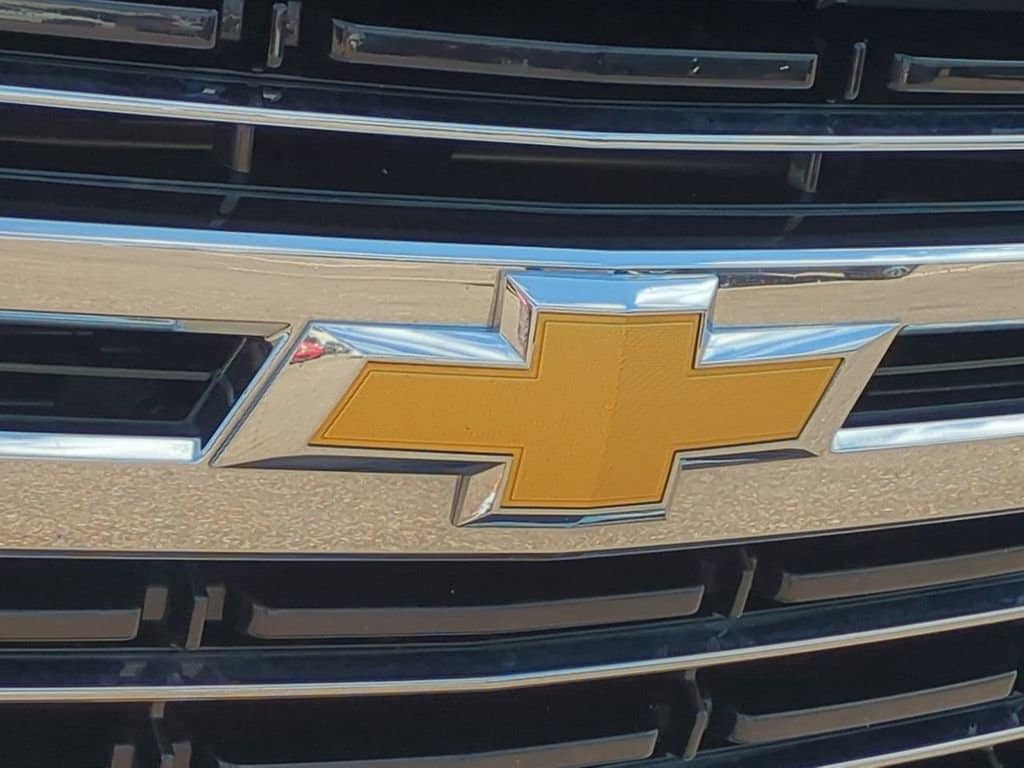 Thumbnail: 2022 Chevrolet Suburban - 12