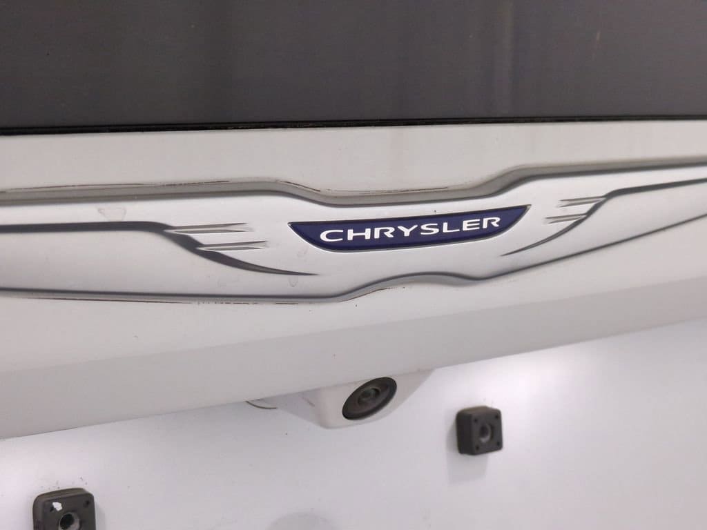 2020 Chrysler Pacifica Limited 11