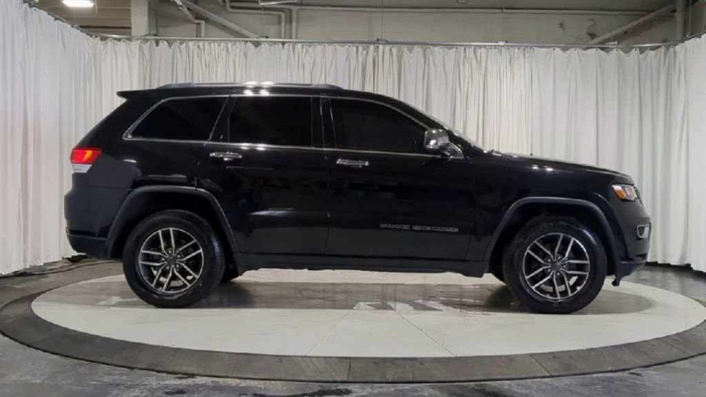 Thumbnail: 2020 Jeep Grand Cherokee - 11