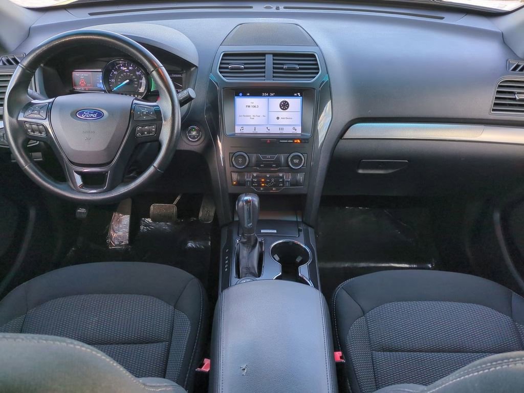 Thumbnail: 2019 Ford Explorer - 8