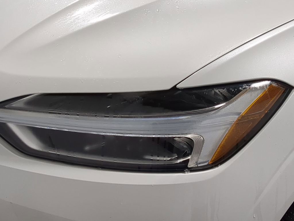 Thumbnail: 2020 Volvo XC60 - 18