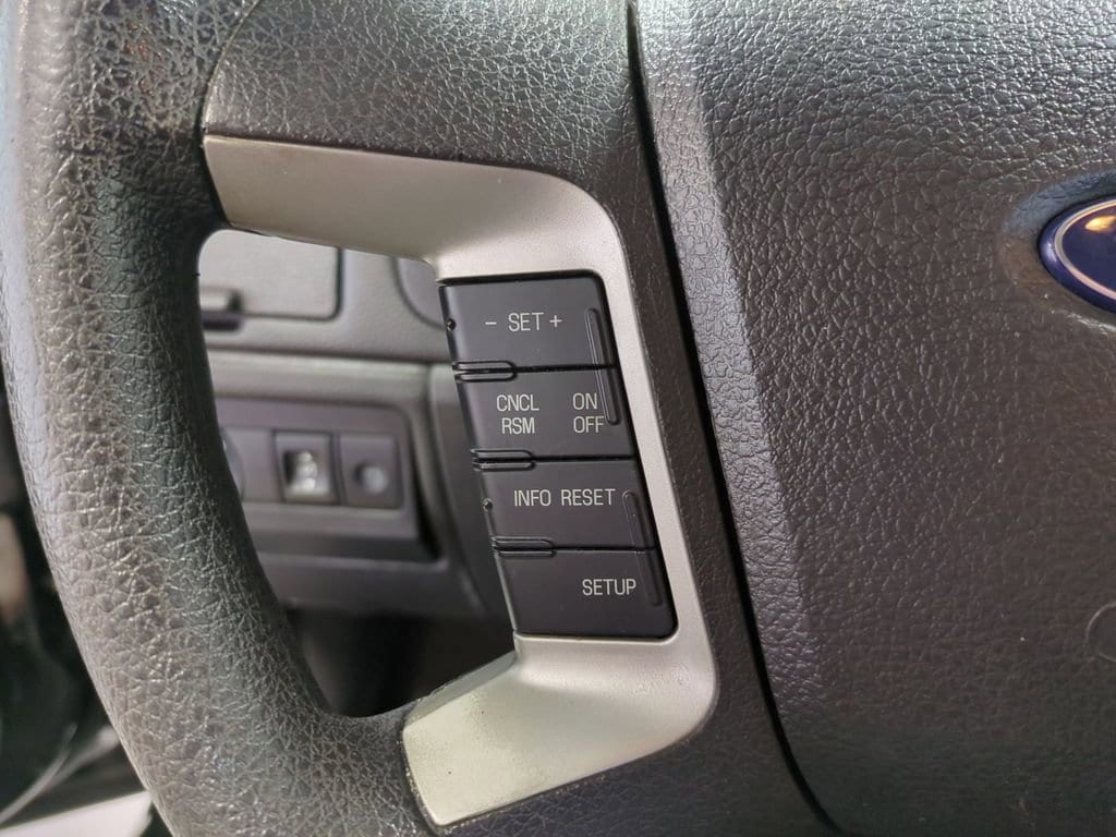 2010 Ford Fusion SE 23