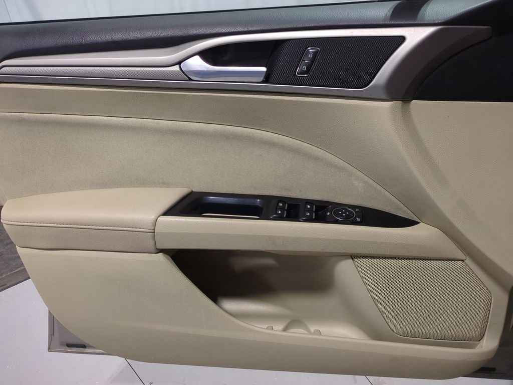 Thumbnail: 2015 Ford Fusion - 34