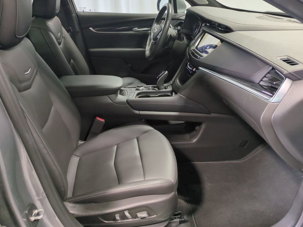 Thumbnail: 2023 Cadillac XT5 - 20
