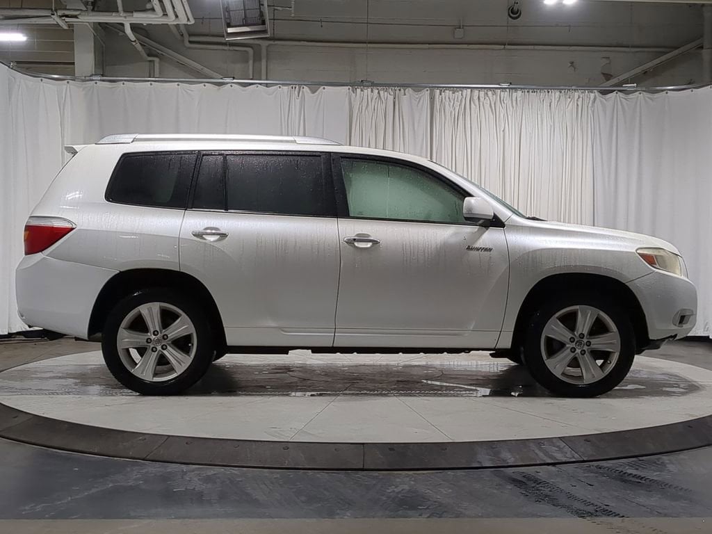 Thumbnail: 2010 Toyota Highlander - 17