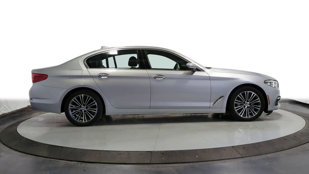 Thumbnail: 2018 BMW 5 Series - 11