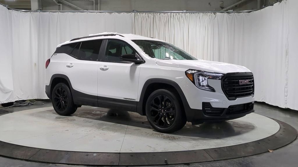 Thumbnail: 2022 GMC Terrain - 2