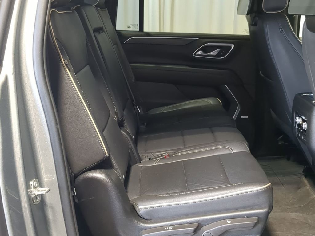 Thumbnail: 2023 GMC Yukon XL - 21