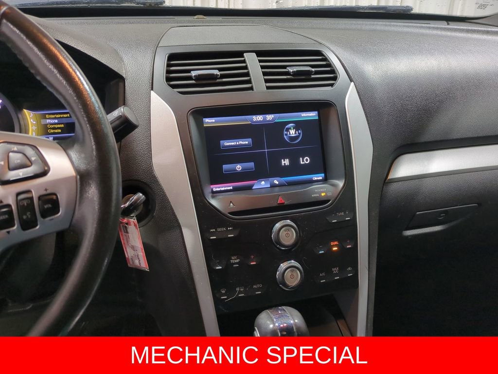 Thumbnail: 2013 Ford Explorer - 26