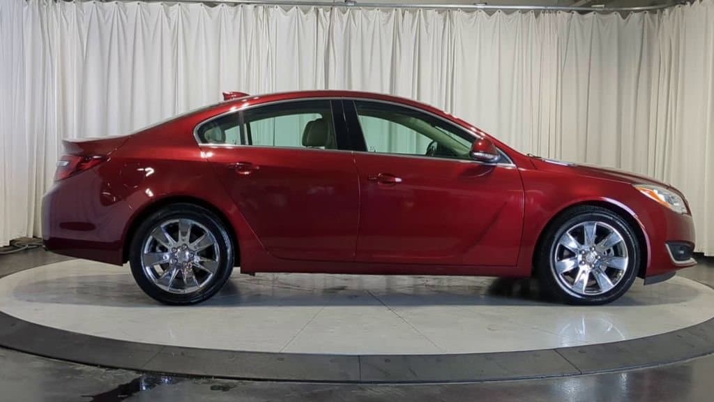 Thumbnail: 2016 Buick Regal - 11