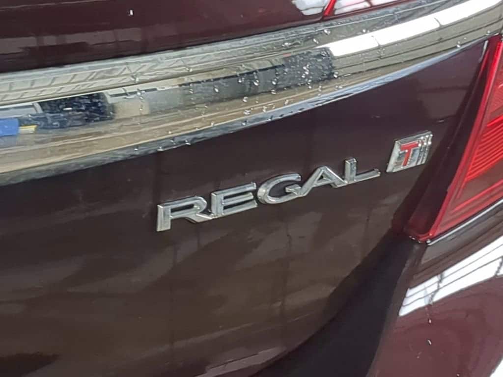 Thumbnail: 2017 Buick Regal - 24