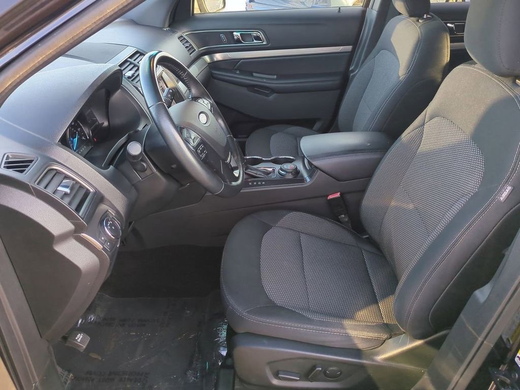 Thumbnail: 2019 Ford Explorer - 9