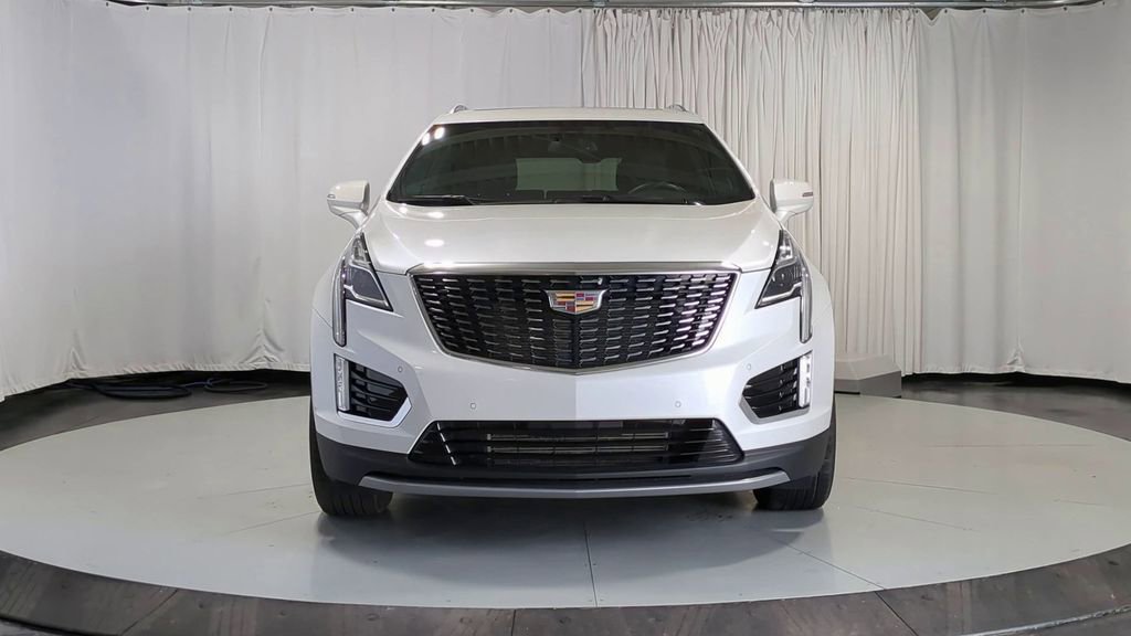 Thumbnail: 2023 Cadillac XT5 - 3