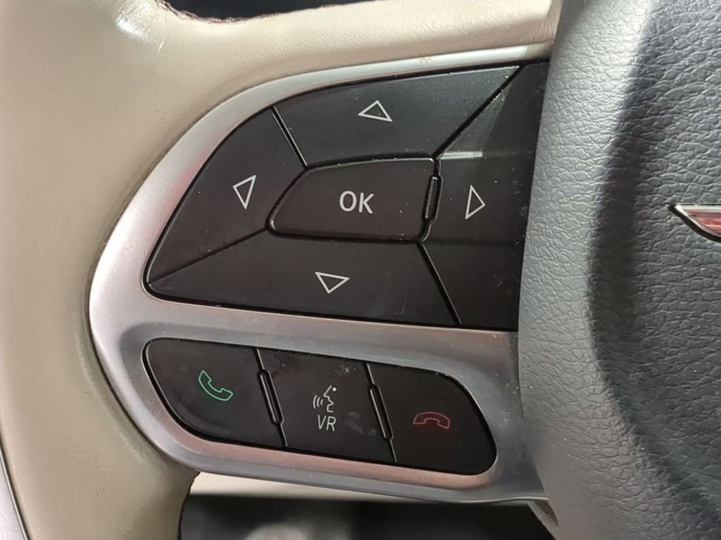 Thumbnail: 2017 Chrysler Pacifica - 41