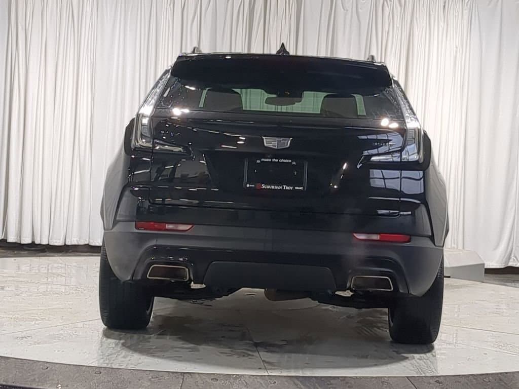 Thumbnail: 2023 Cadillac XT4 - 16