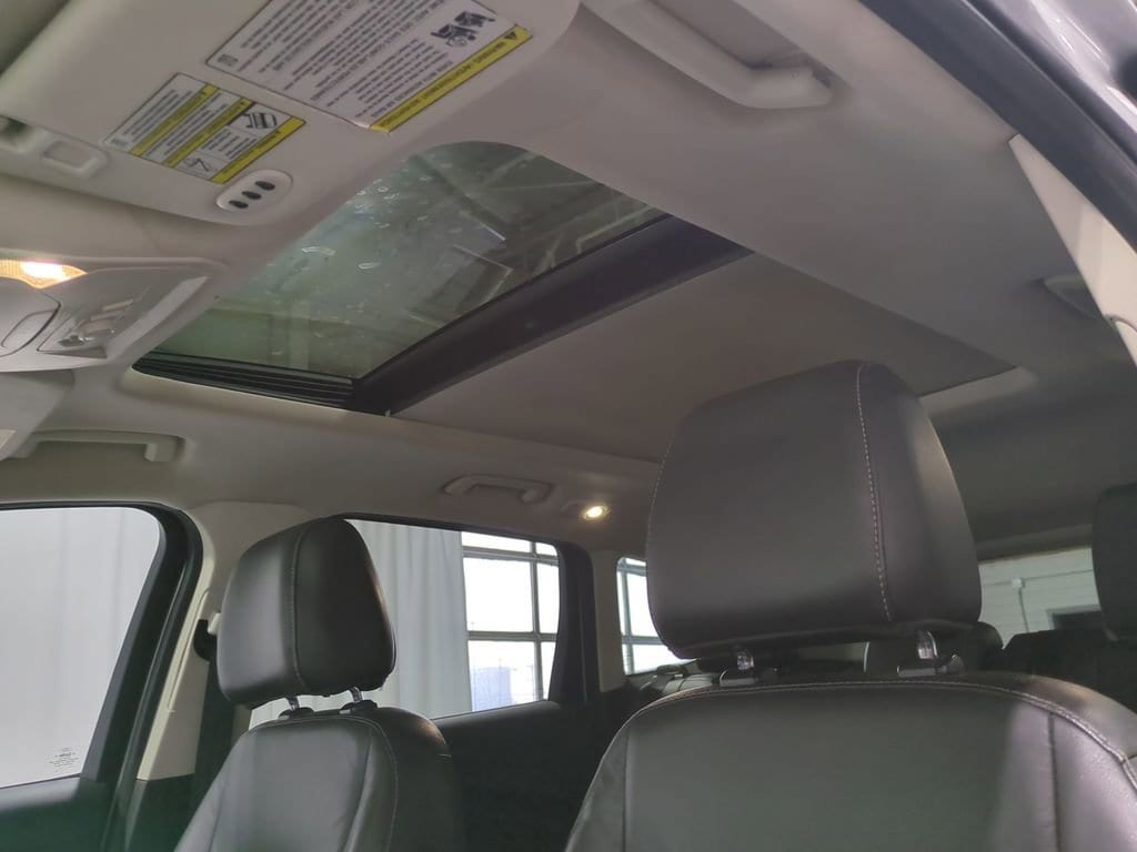 Thumbnail: 2015 Ford Escape - 22