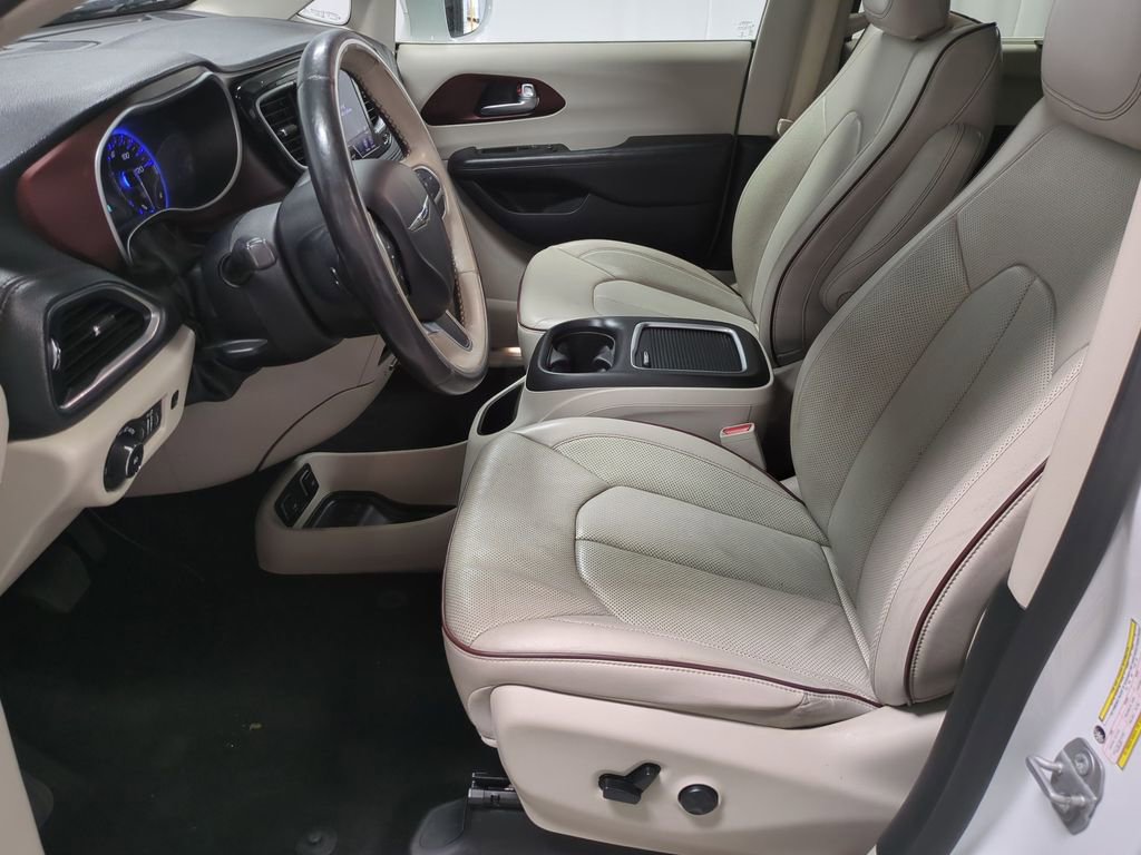 2020 Chrysler Pacifica Limited 14