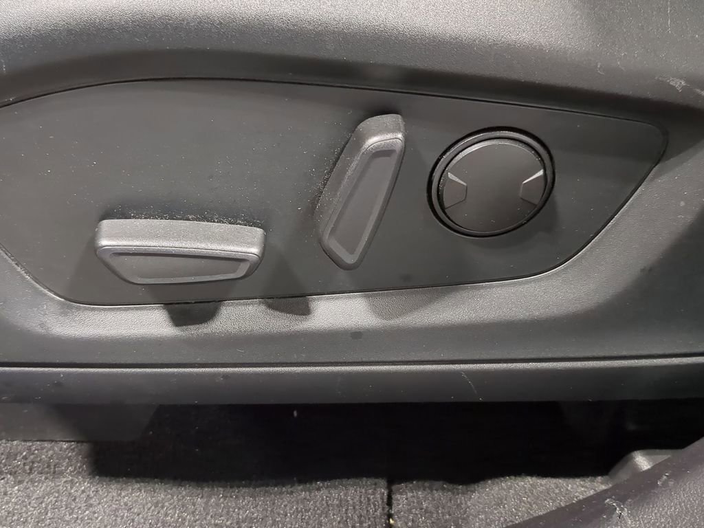 Thumbnail: 2020 Ford Explorer - 20