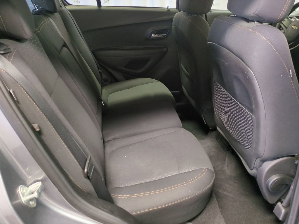 2020 Chevrolet Trax LS 22