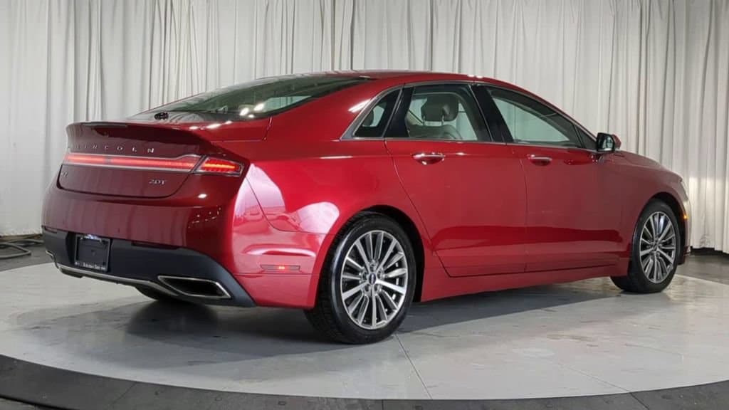 Thumbnail: 2017 Lincoln MKZ - 10