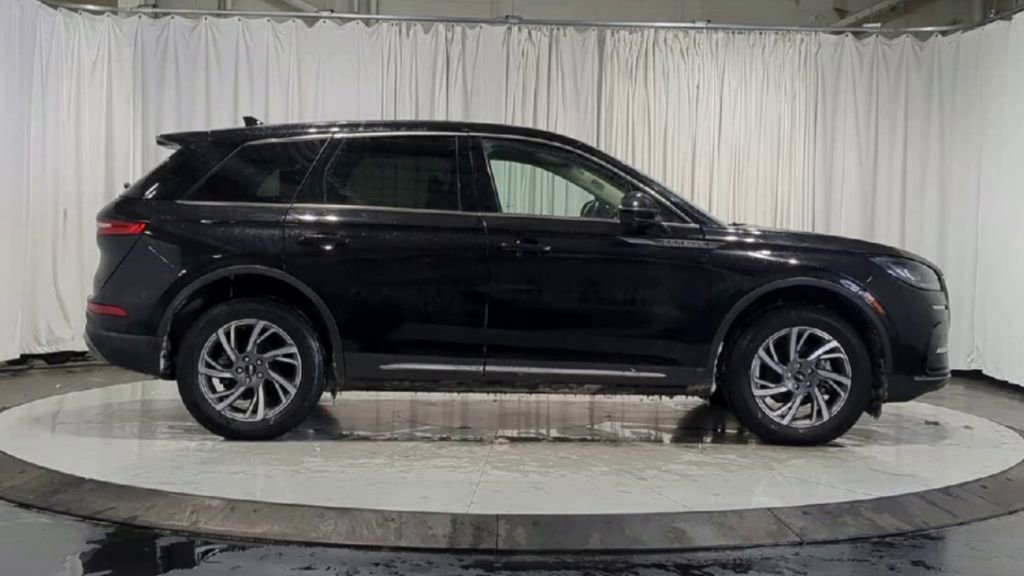 Thumbnail: 2023 Lincoln Corsair - 9