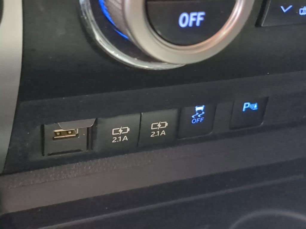 Thumbnail: 2020 Toyota Tundra - 38