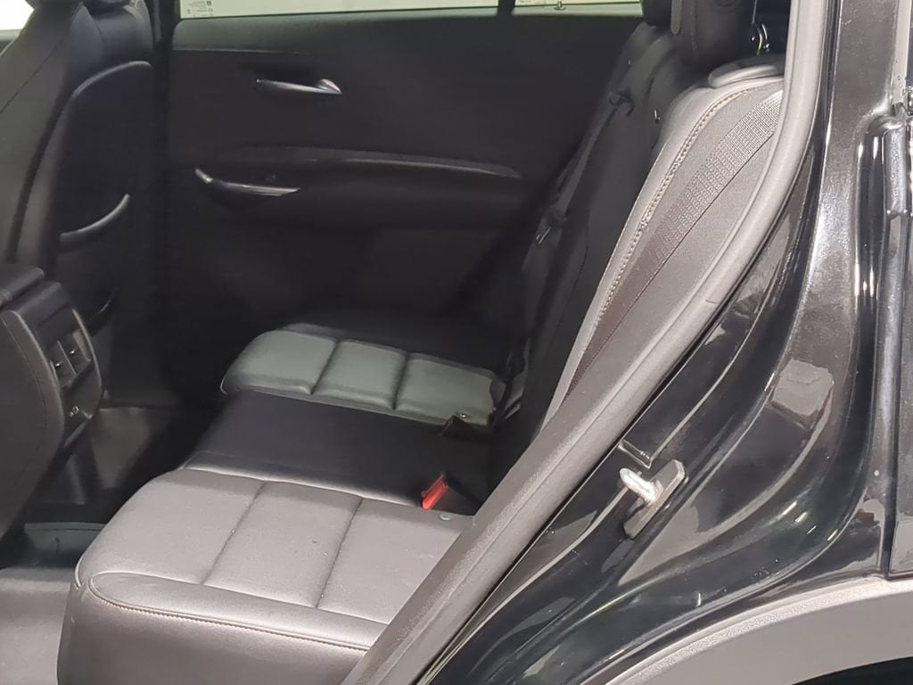 Thumbnail: 2023 Cadillac XT4 - 33