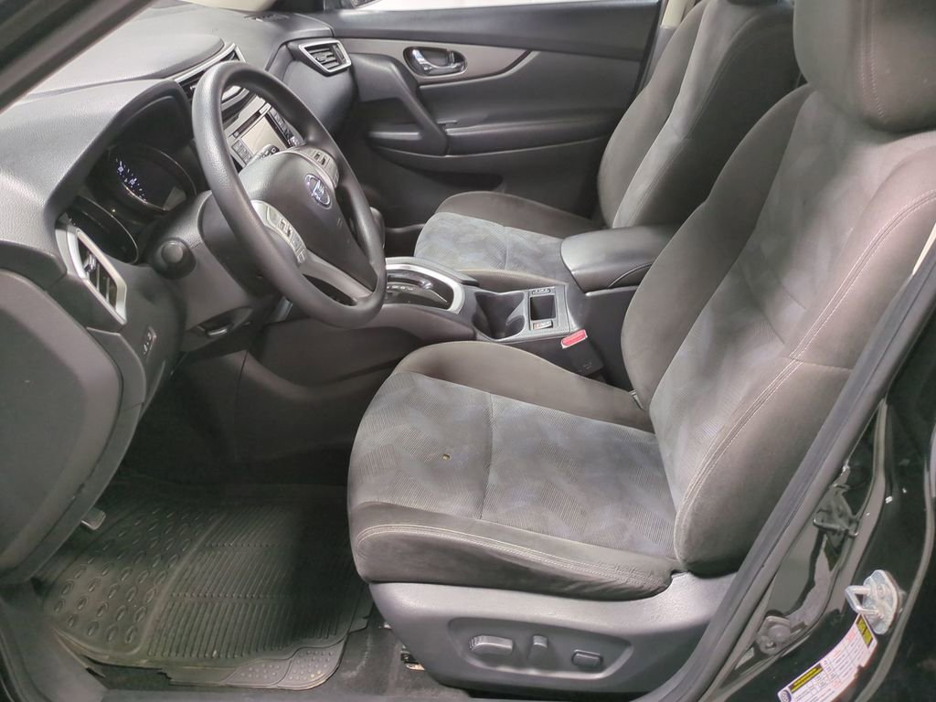 Thumbnail: 2015 Nissan Rogue - 18