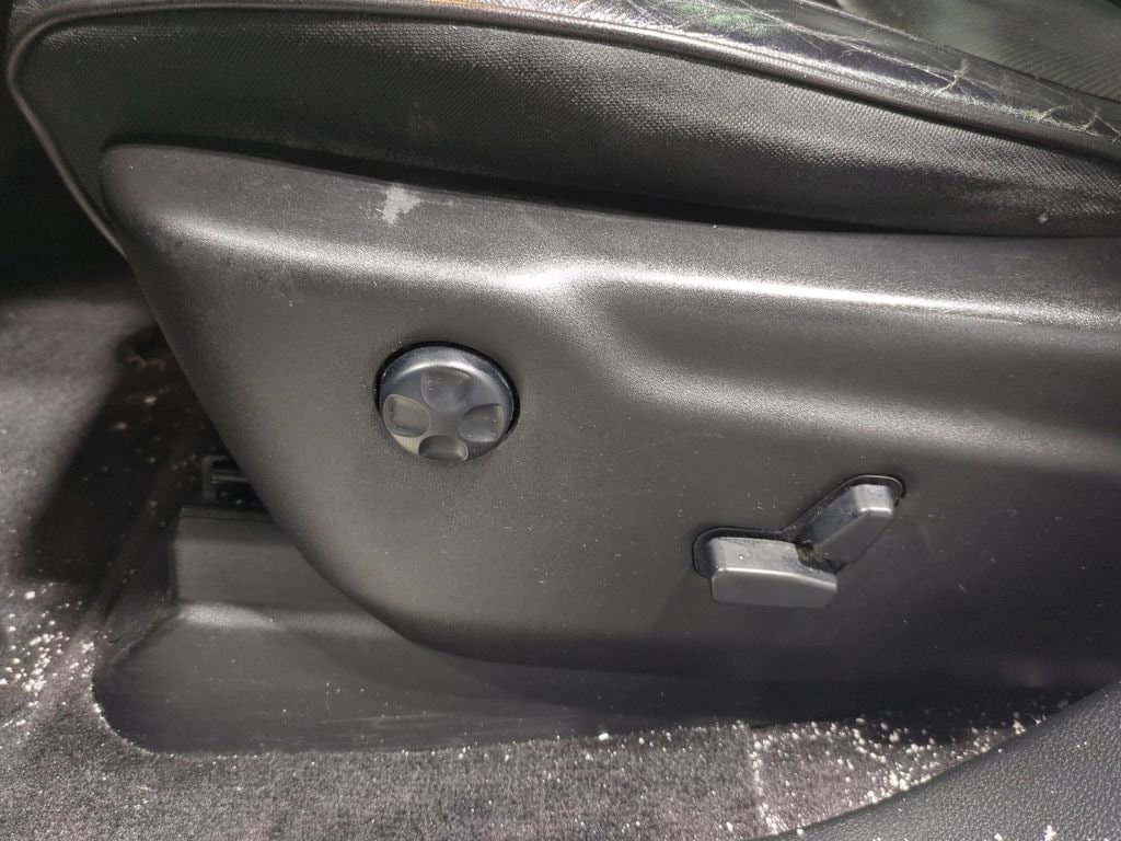 Thumbnail: 2018 Jeep Grand Cherokee - 17