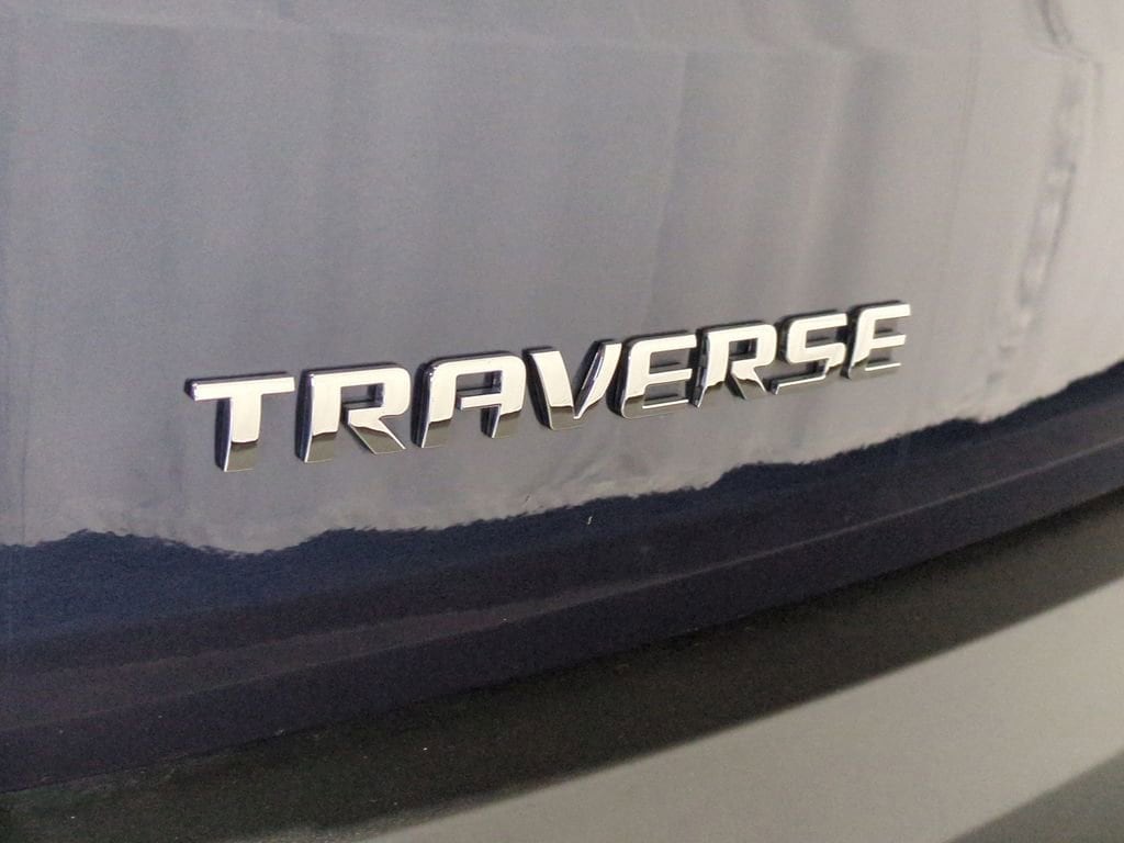 Thumbnail: 2022 Chevrolet Traverse - 16