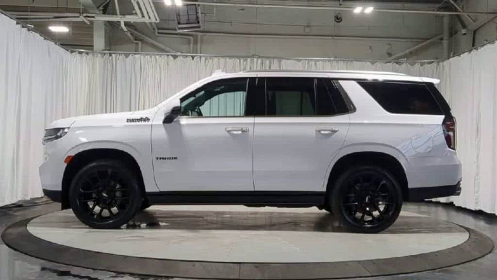 Thumbnail: 2023 Chevrolet Tahoe - 6