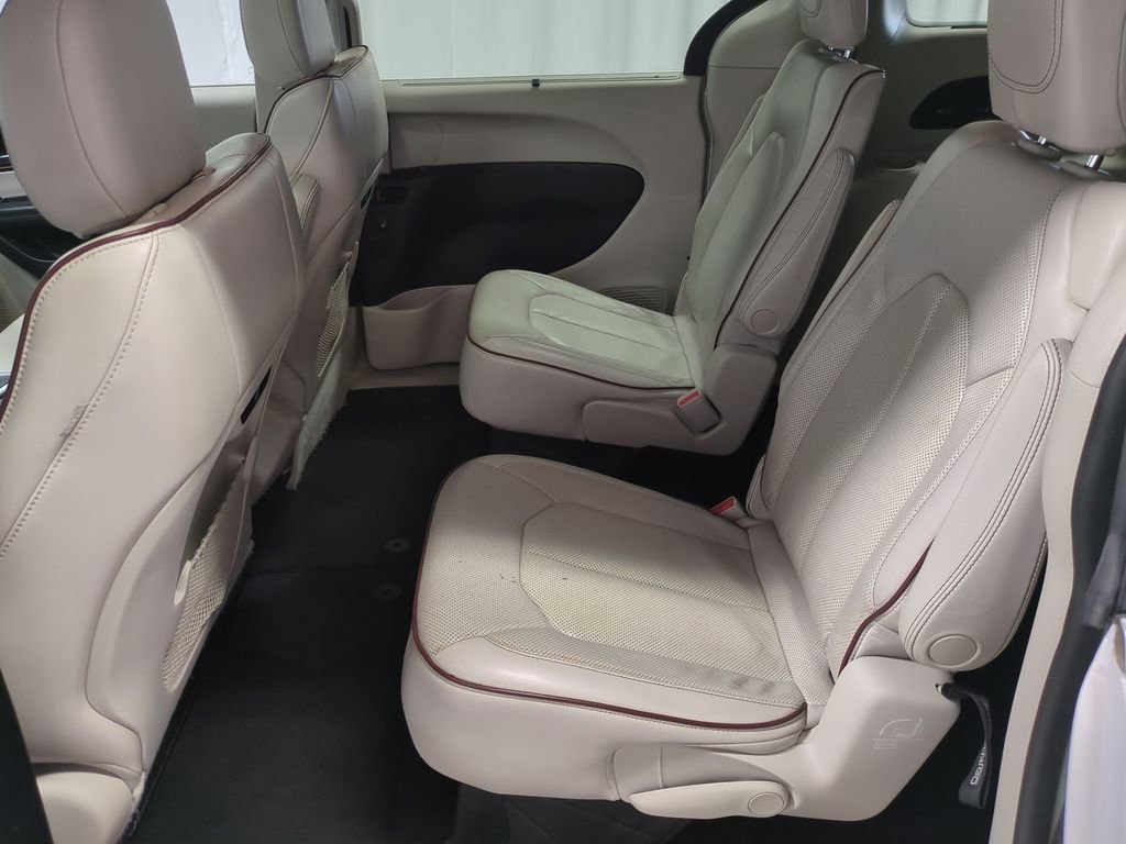 2020 Chrysler Pacifica Limited 17