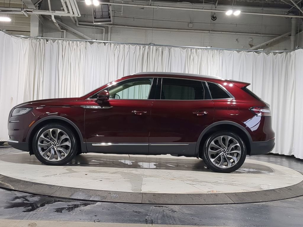 Thumbnail: 2023 Lincoln Nautilus - 11