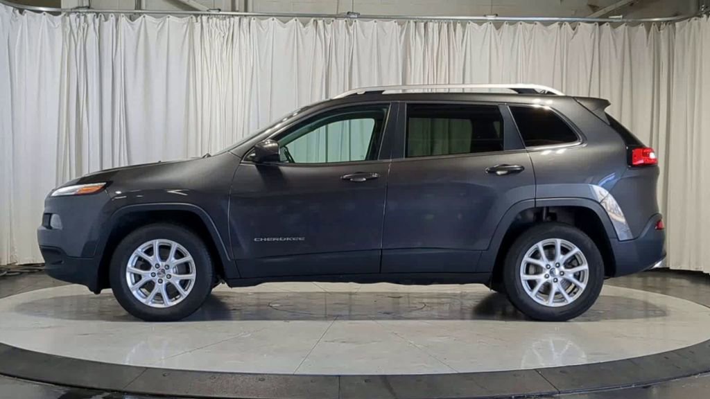 Thumbnail: 2016 Jeep Cherokee - 5