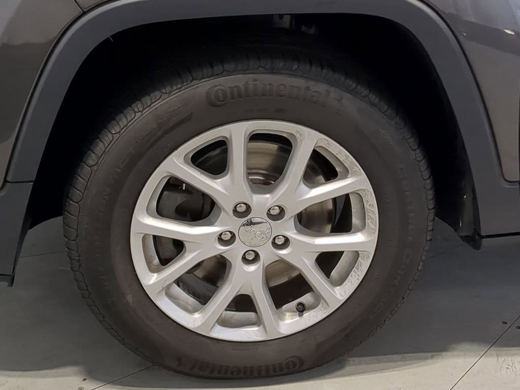 Thumbnail: 2016 Jeep Cherokee - 16