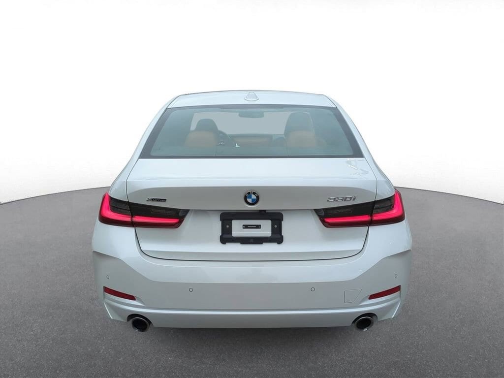 Thumbnail: 2024 BMW 3 Series - 9