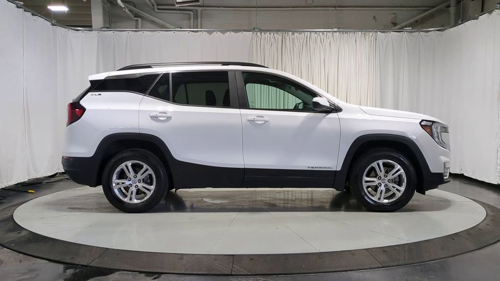 Thumbnail: 2022 GMC Terrain - 11