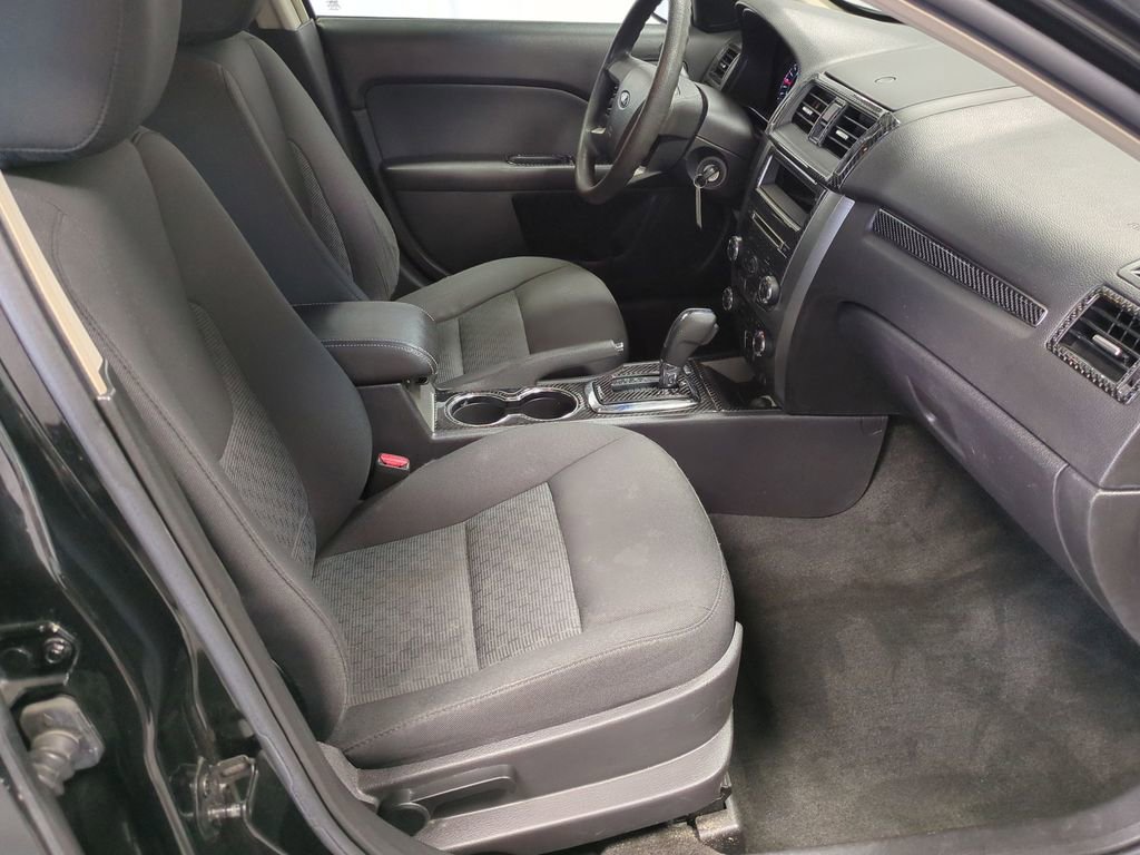 2010 Ford Fusion SE 21