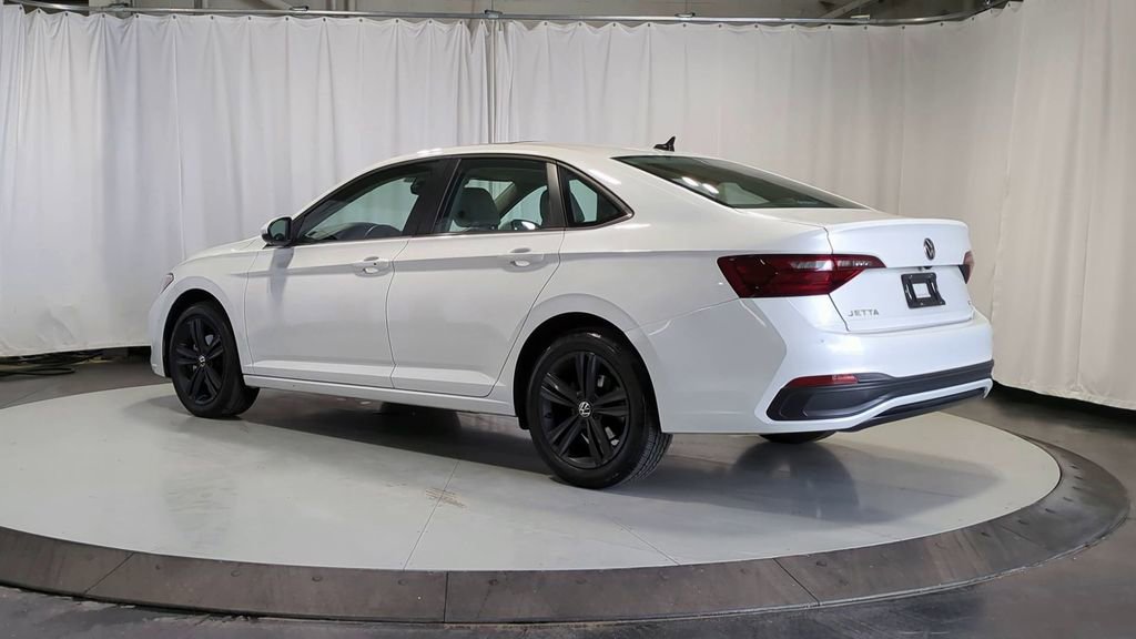 Thumbnail: 2023 Volkswagen Jetta - 6