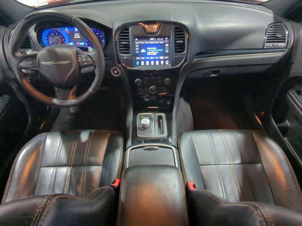 Thumbnail: 2017 Chrysler 300 - 29